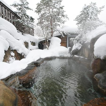 Ryokan Kutsuroginoya Yuu Takayama  Buitenkant foto