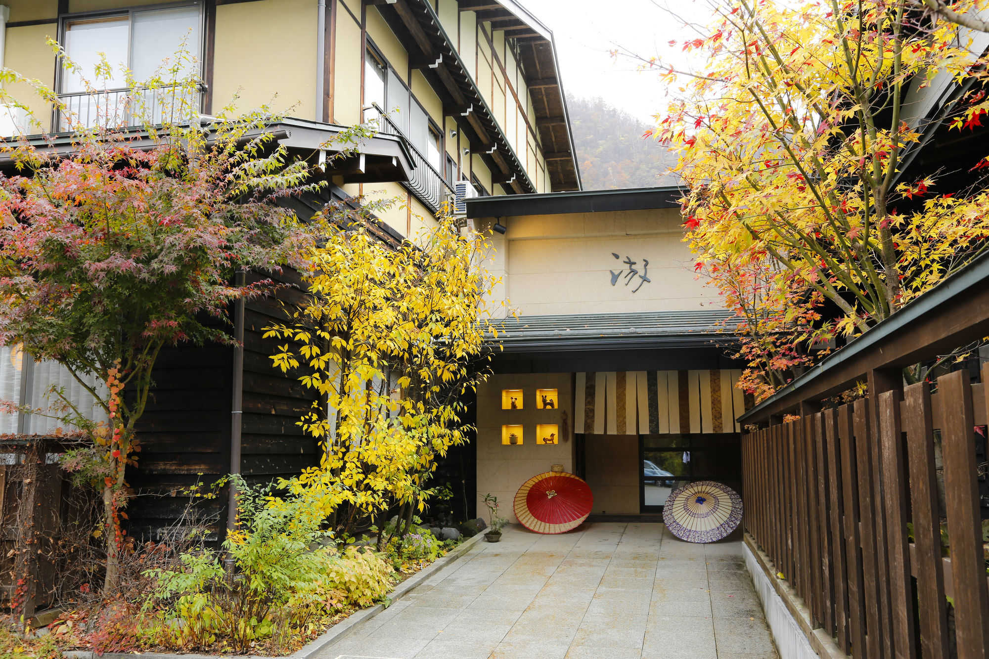 Ryokan Kutsuroginoya Yuu Takayama  Buitenkant foto